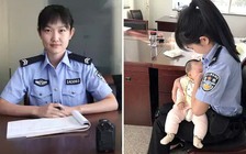 Nữ cảnh sát cho con bị cáo bú tại tòa