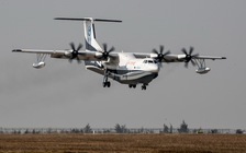 Trung Quốc rầm rộ tung phi cơ ra biển