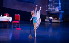 Tái diễn vũ kịch Cô bé Lọ Lem