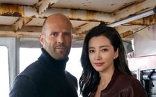 Lý Băng Băng nhạt nhòa trước Jason Statham trong 'Cá mập siêu bạo chúa'