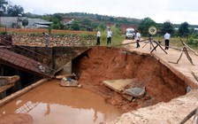 Nhiều tuyến đường bị sạt lở, hư hỏng