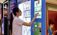 Máy bán sách tự động đầu tiên tại Việt Nam