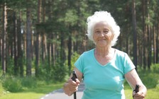 Người già thường xuyên vận động sẽ ít bị bệnh hơn