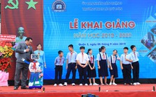 Khai giảng với robot