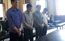 Món nợ mẹ vay: 'Chạy đi con ơi, nó cầm dao đó...'