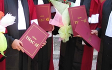 Nữ trưởng phòng ở Đắk Lắk mượn bằng học thạc sĩ: Đào tạo thạc sĩ ngày càng dễ dãi?