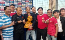 Tạc tượng HLV Park Hang-seo như đúc, chúc tuyển Việt Nam vào World Cup