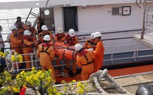 Vượt biển xuyên đêm cứu thuyền viên Thái Lan đột quỵ