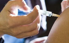 Biến chứng do tự ý tiêm vắc xin lao phòng Covid-19