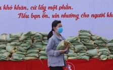 Những tấm bảng tình người tặng người nghèo mùa dịch Covid-19