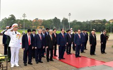 Lãnh đạo Đảng, Nhà nước viếng Lăng Bác nhân 45 năm ngày Thống nhất đất nước