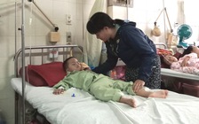 Lá lành đùm lá rách: Người mẹ nghèo đổ nợ vì con mang bệnh bẩm sinh