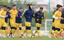 Ông Park 'ngồi ngoài' quan sát đội tuyển Việt Nam đá với U.22