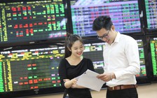 Tiền chảy vào chứng khoán, bất động sản ?