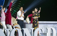 Nông dân hát cùng nghệ sĩ