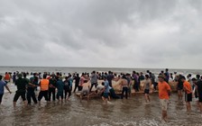 4 học sinh chết đuối: Cảnh báo trẻ đuối nước khi tắm biển