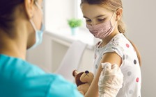 Những điều cha mẹ cần biết về tiêm chủng phòng Covid-19 cho trẻ em