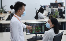 Chứng khoán bùng nổ, hút hàng tỉ USD