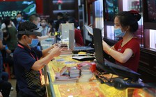 'Sóng vàng' đánh bay tài khoản nhiều nhà đầu tư