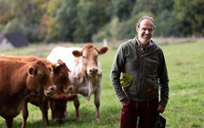 Nông dân kiện hãng xe gây biến đổi khí hậu