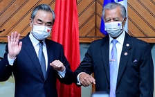 Từ Thái Bình Dương, ngoại trưởng Trung Quốc chỉ trích Mỹ