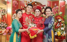 Trung vệ Duy Mạnh thành anh em cột chèo với tiền đạo Văn Quyết