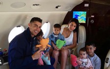 Chuyên cơ 580 tỉ đồng đưa siêu sao Ronaldo về Ý hội quân Juventus