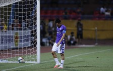 Văn Quyết sút hỏng phạt đền, Sài Gòn FC hạ Hà Nội FC tại Hàng Đẫy