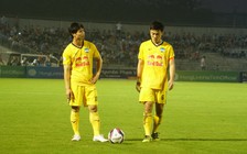 Nóng chuyện hiếm thấy ở HAGL: Xuân Trường lời qua tiếng lại với đồng đội