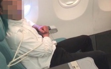 Korean Air nới lỏng quy định cho tiếp viên dùng súng điện