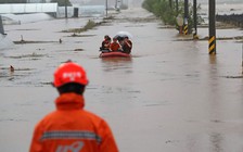 Hàn Quốc ứng phó lũ lụt trong nỗi lo Covid-19