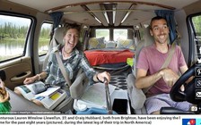 Cặp đôi đi vòng quanh thế giới bằng xe tải suốt 8 năm