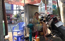 Người Sài Gòn đủ cách trốn nóng, tránh nắng để bảo vệ da khỏi bỏng