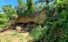 Ninh Thuận: Sạt lở bờ sông Dinh, hàng chục hộ dân lo lắng