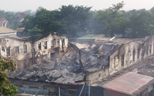 Cháy chợ ở Hà Tĩnh, 130 ki ốt bị thiêu rụi