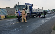 Long An: Người đàn ông tử vong dưới gầm xe tải, nghi tự ngã xe máy