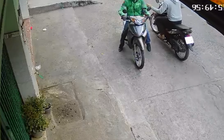 TP.HCM: Cướp điện thoại rồi nhắn tin cho bạn bè nạn nhân nhờ chuyển khoản