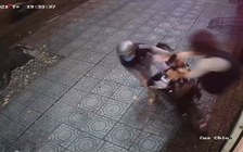 TP.HCM: Cô gái 'tung cước' khiến tên trộm xe máy tháo chạy