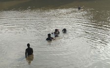 TP.HCM: Đi bắt cá, một người chết đuối khi bơi qua sông