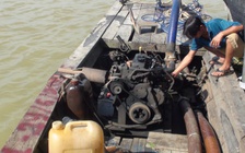 Bị công an truy đuổi, 'cát tặc' nhảy xuống sông trốn thoát