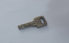 Gắp chiếc chìa khóa từ bụng bé 22 tháng tuổi