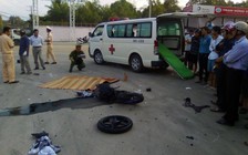 Va chạm với ô tô, đôi nam nữ trên đường từ quê vào lại TP.HCM tử vong