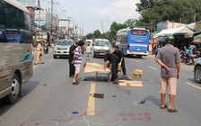 Ngã vào làn đường ô tô, một người bị xe tải cán tử vong