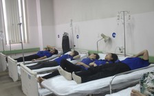 Gần 50 công nhân nhập viện sau bữa ăn trưa