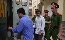 Hoãn xử lần 3 vụ sà lan tông sập cầu Ghềnh, cho 2 bị cáo tại ngoại