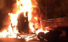 Ô tô lật nhào, xe đầu kéo cháy rụi trên quốc lộ BOT ở Quảng Ninh