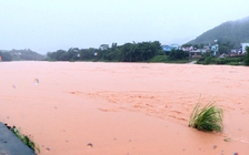 Lũ dữ cô lập nhiều xã vùng cao Quảng Ninh