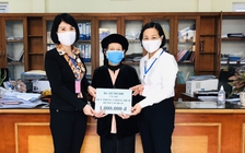 Cụ bà 103 tuổi cầm 1 triệu đồng lên phường ủng hộ phòng, chống dịch Covid-19