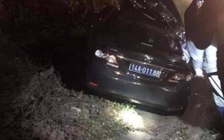 2 lái xe công vụ ở Quảng Ninh thiệt mạng vụ xe biển xanh đâm vào container