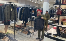 Điều tra lô hàng hiệu trị giá 1,5 tỉ đồng nghi nhập lậu